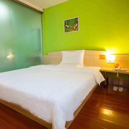 7Days Inn Guangzhou Wuyang New Town Zimmer foto
