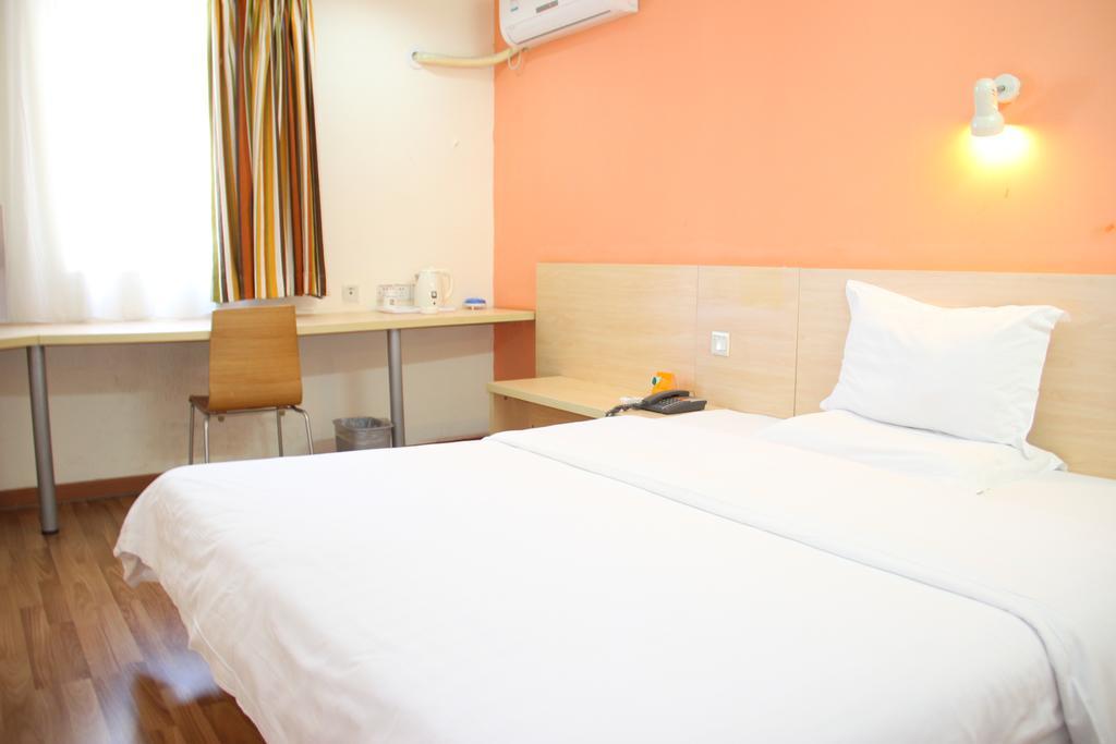 7Days Inn Guangzhou Wuyang New Town Exterior foto