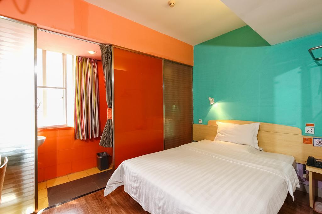 7Days Inn Guangzhou Wuyang New Town Exterior foto